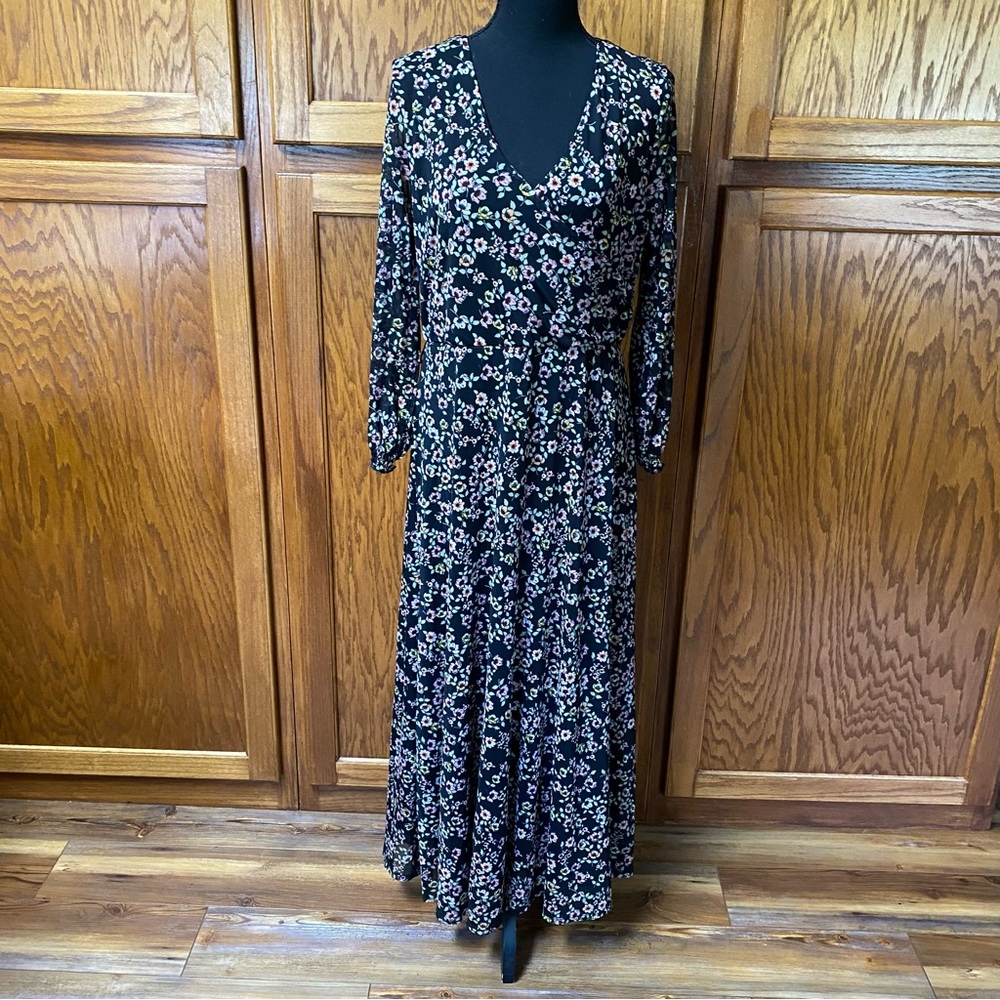 ☘️3/$15 Allison Brittney size PXL Black Floral Long Sleeve Dress